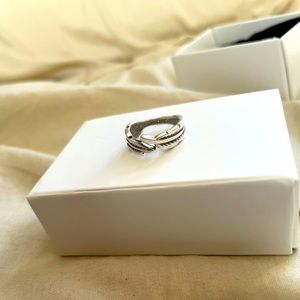 sterling silver dainty feather/leaf ring BRAND NEW